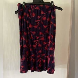 Chic Floral Pencil Skirt in Red and Black